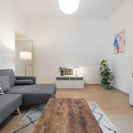 Appartement Il Giardino Apartment- Between And Center